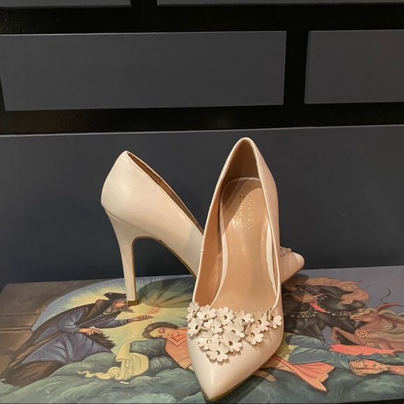 Laura Conrad Heels - Picture 3 of 5